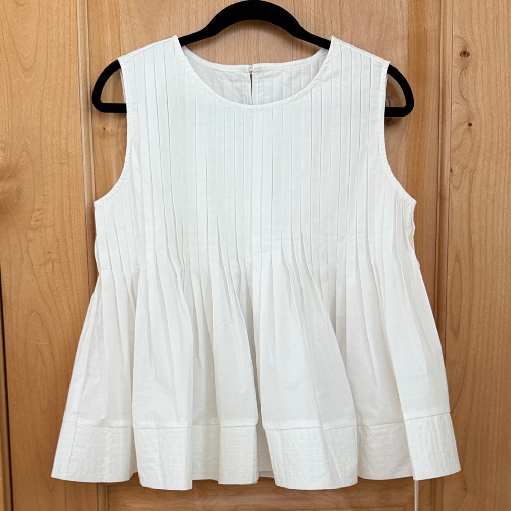 Commense White Pleated Sleeveless Blouse
